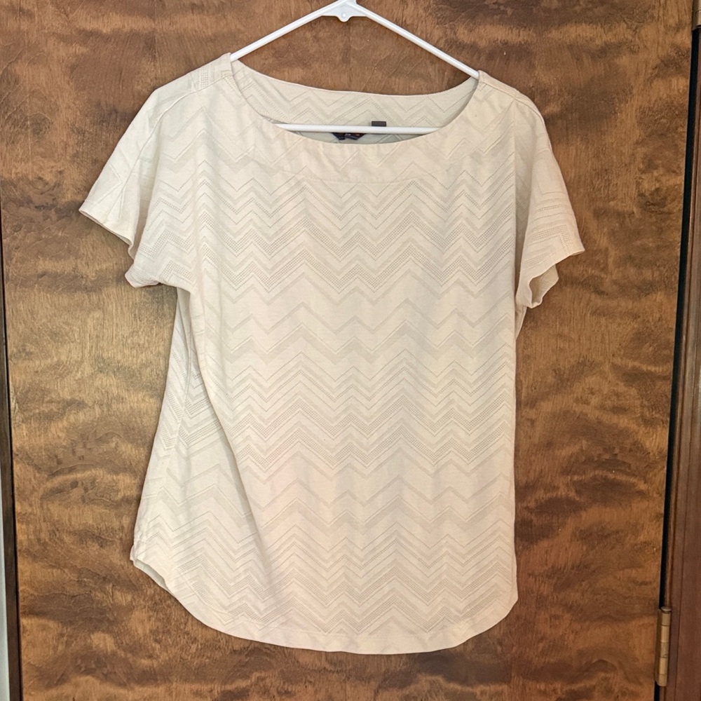 Merrell Beige Chevron Short Sleeve Top - Medium